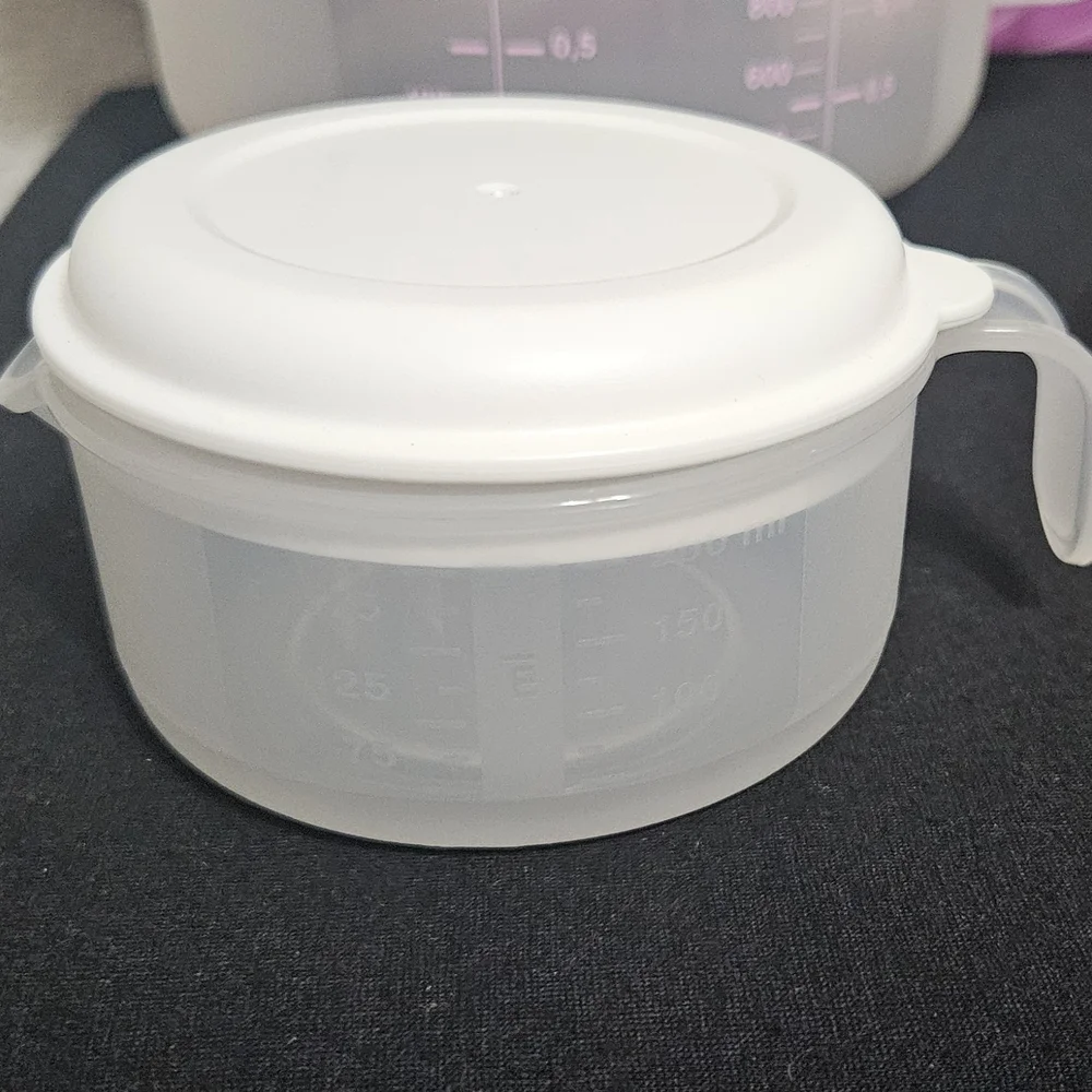 Multifunctional Red and White Kitchen Measuring Set